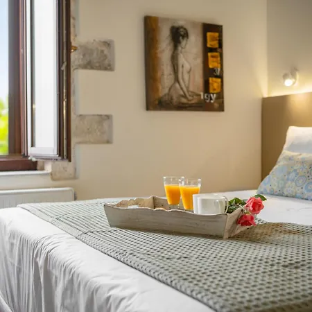 The Olive Mill House - Luxe Villa, Classic Charm *